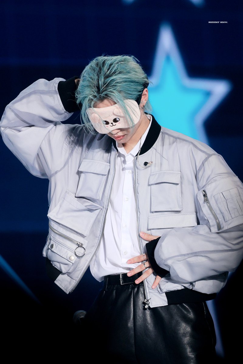 우리 행복이 생일 축하해 🥳🎉
난 언제나 그렇듯 항상 너 편이야 사랑해 🩷🩵

#필릭스 #Felix 
#스트레이키즈  #StrayKids 
#내_행복의_모양은_용복이야
#FelixMakingItIconicAt23
#HappyFelixDay