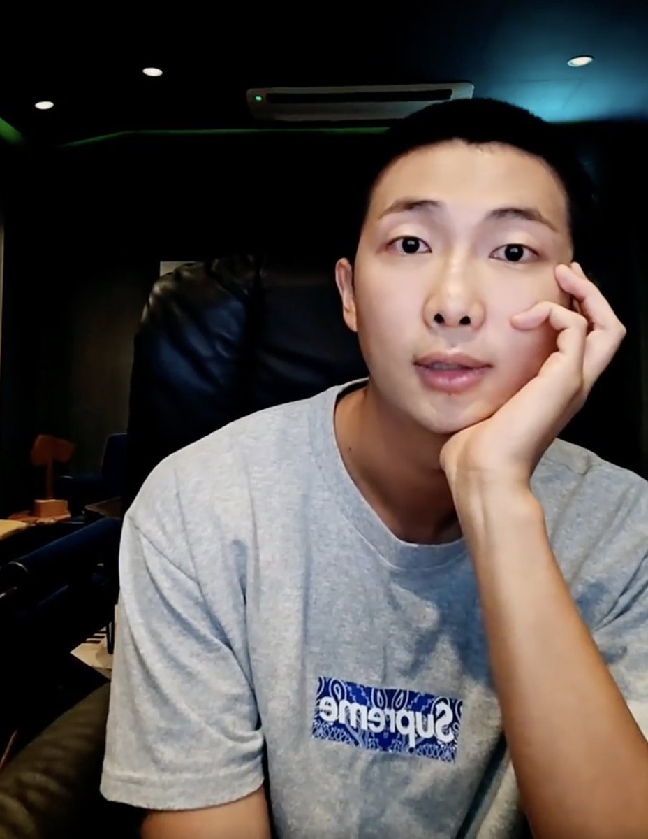 🐨แค่ได้อยู่กับคนที่รักผมก็พอแล้วนะครับ
🐨คิดว่าทุกคนก็คงจะเหมือนกัน อย่าได้เจ็บปวดเพราะคนรอบข้างที่ทำให้คุณเครียดเลยนะครับ ผมรู้ว่ามันไม่ง่าย ผมเข้าใจดี
🐨เมื่อก่อนเพราะความเกลียดชังอะไรพวกนั้นผมก็เคยคิดว่าอยากตายจัง แต่สุดท้ายแล้วความรักก็เอาชนะทุกอย่างได้ครับ