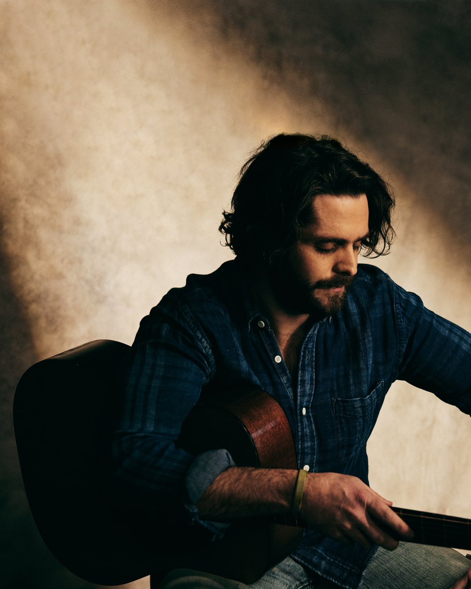 ThomasRhett's tweet photo. Next stop: country again. What’s your favorite song on side a?? 

 2 weeks til y’all get your hands on the 20 number ones vinyl. So stoked! 

#countryagain #countryagainsidea #20numberones https://t.co/R7CpsADSiG