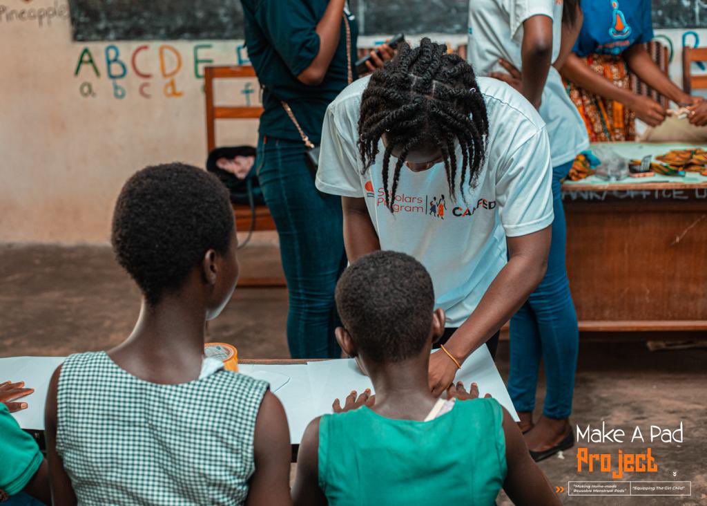 PacesettersGF's tweet photo. Alone we can do so little; together we can do so much
– Helen Keller

Our team members are always ready to help. Team members offering assistance to our students as they sew their reusable pads.

#teamwork
#makeapadproject
#tbt
#pgf https://t.co/1x9ydLuvqX