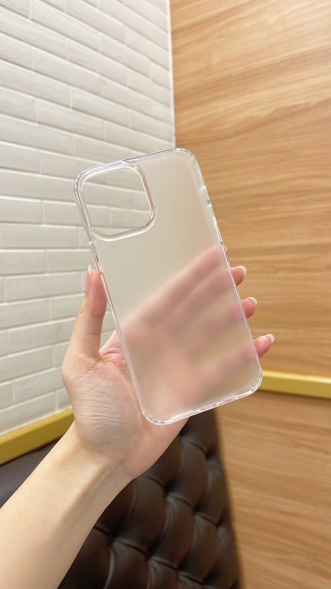 w8vendor's tweet photo. ใครกำลังตามหาเคสที่จับแล้วไม่เป็นรอยนิ้วมือ แนะนำจริงตัวนี้ เป็นเคสหลังขุ่น กันรอยนิ้วมือได้ดีมาก เหลืองยาก กันเลนส์กล้องได้ด้วย พร้อมส่งครบทุกรุ่น 7-15promax แค่ 160 บาท ✨ https://t.co/YsLCPfp2fM