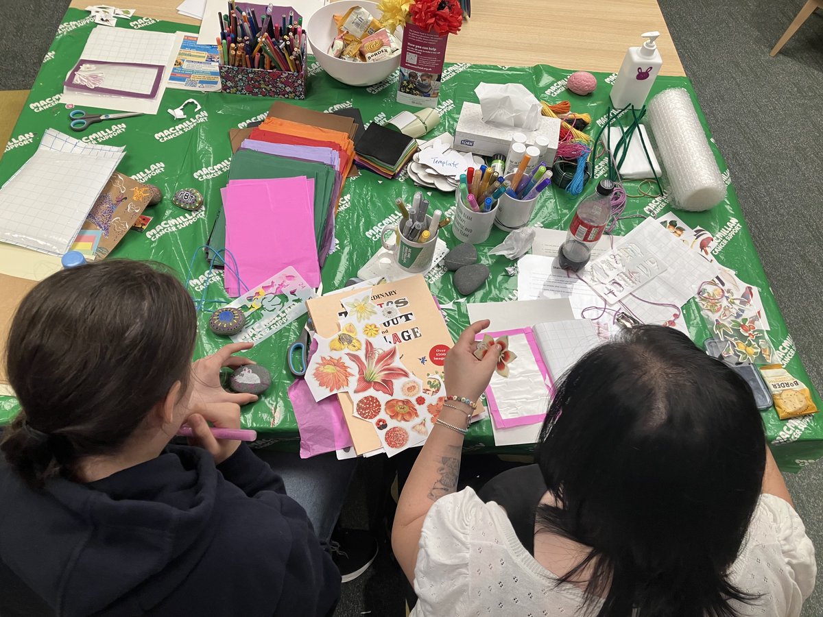 UCLHCancerFund's tweet image. Thanks to your donations, the team at the @uclh Grafton Way Building ran craft workshops for young people with cancer. 

Find out more about what we do here: buff.ly/3sa2wL1 

#CancerFund #Cancer
