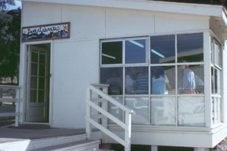 Throwback to the original Invertebrate lab at Toyon Bay 🦀 🐌 🦑🐙 🦐 Who else's favorite lab was Invertebrate lab during your visit? 🙋‍♂️