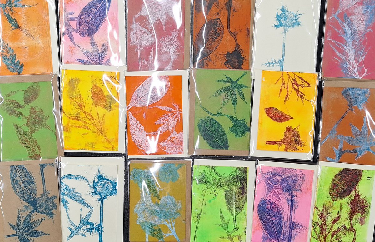 wlhaydock's tweet photo. Printy day, flowery day, busy day 😊💐 #palmerstown #localflorists #monoprints #somethingdifferent https://t.co/O0VFTqLAd6