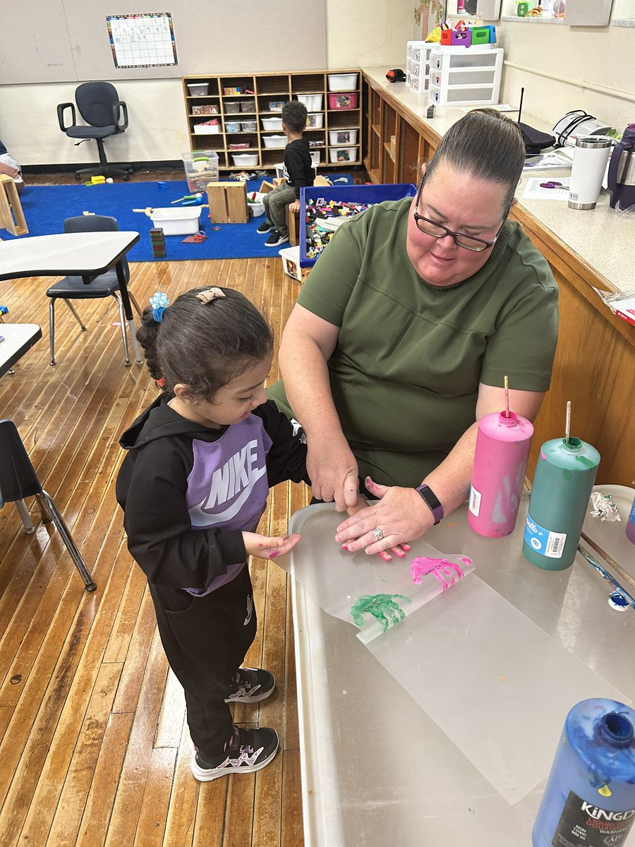 CabasClass's tweet image. We painted our hands with Mrs. Godin today for a special project! @QVPSVikings @danielle_g_ece