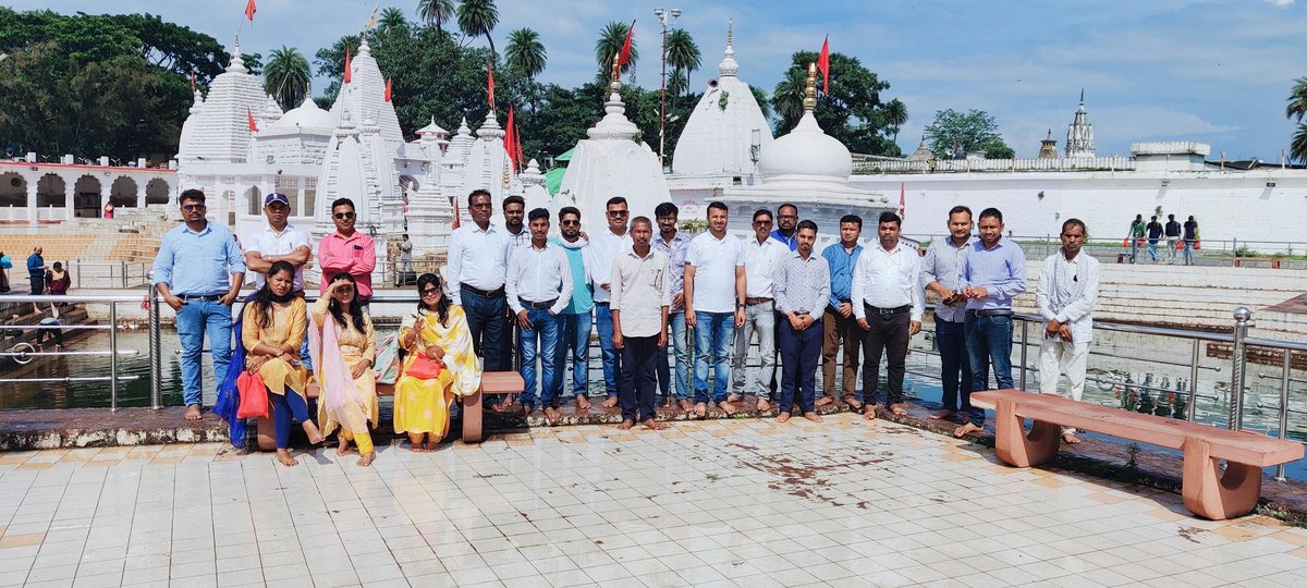 आज अनूपपुर जिला पटवारी संघ द्वारा चुनरी यात्रा निकालकर मां नर्मदे को चुनरी अर्पित की गई एवम वेतनमान की विसंगति को दूर करने हेतु ज्ञापन दिया गया।
नर्मदे हर 
#2800gradepay 
#mppatwarisangh
<a href="/CMMadhyaPradesh/">Chief Minister, MP</a> 
<a href="/OfficeofSSC/">Office of Shivraj</a> 
<a href="/ChouhanShivraj/">Shivraj Singh Chouhan</a>
<a href="/ZeeMPCG/">Zee MP-Chhattisgarh</a> 
<a href="/PMOIndia/">PMO India</a> 
<a href="/aajtak/">AajTak</a> 
<a href="/MPTakOfficial/">MP Tak</a>