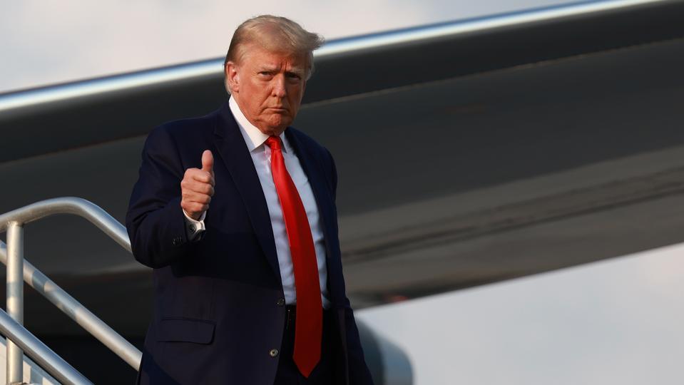Forbes's tweet photo. Trump Won’t Go To Trial In Georgia Next Month As Judge Rules To Split Cases Up
https://t.co/NyoSSKWO96 https://t.co/QjwEEnottz