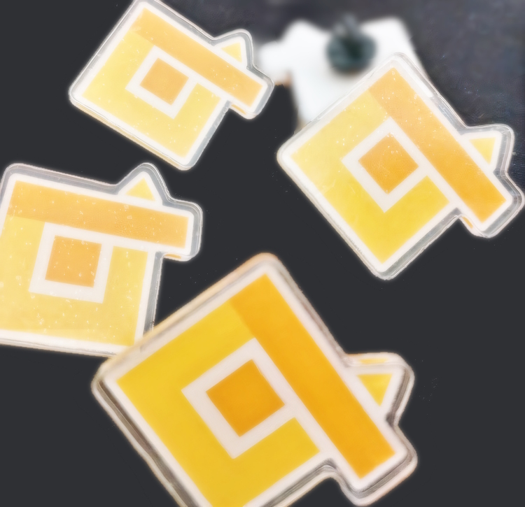 qxip's tweet photo. #qryn pins by @stickermule👋 https://t.co/yzxf2EWRl0 https://t.co/XYcAhSZsHQ