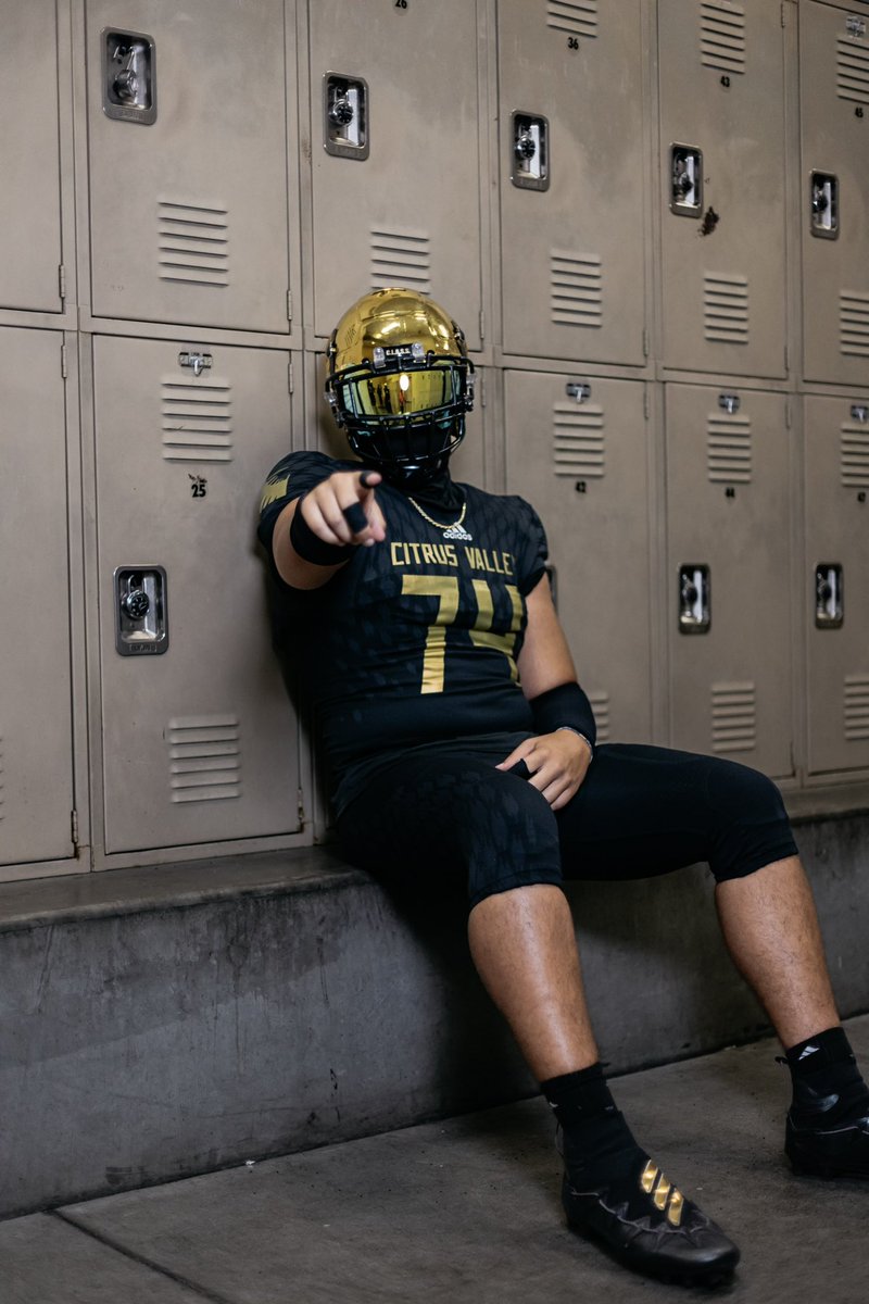 JezniahThurston's tweet photo. Almost Friday! 🤫🤫🤫🤫🤫🤫🤫🤫#grovegrown #blackhawks We ride together, We fly together! Shout out to @aaronkrns ! @CitrusValley_FB @CoachBruich @KOBrosRecruits @OfficialKOBros @KOBrosFndn @Inland_Sports @IESportsNet @RedlandsBallin https://t.co/XPNAeweUAU