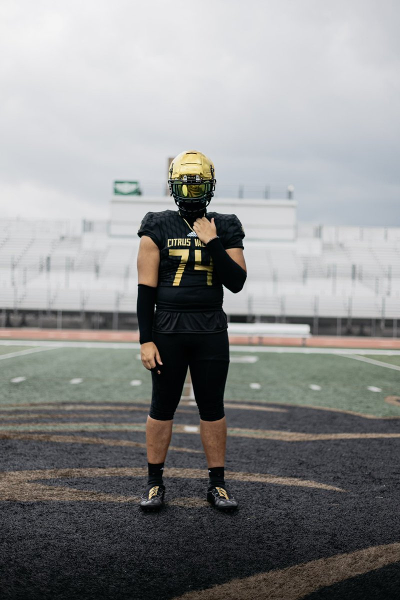 JezniahThurston's tweet photo. Almost Friday! 🤫🤫🤫🤫🤫🤫🤫🤫#grovegrown #blackhawks We ride together, We fly together! Shout out to @aaronkrns ! @CitrusValley_FB @CoachBruich @KOBrosRecruits @OfficialKOBros @KOBrosFndn @Inland_Sports @IESportsNet @RedlandsBallin https://t.co/XPNAeweUAU
