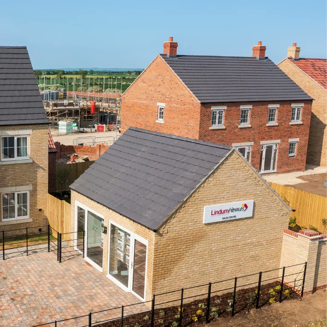 LindumHomes's tweet photo. We are delighted to announce we still have plots available in the beautiful village of Welton✨

Hawks Chase offers a new mix of houses, including Semi-detached and Detached homes. 
 
Contact 01522 437699 for further information or book a viewing today!🏡 https://t.co/yLIZEmwNC8