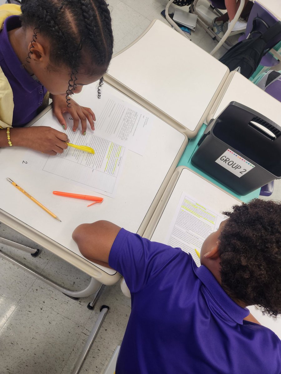MrsEdwards_msaw's tweet photo. Loving these collaborative discussions while students work in pairs to read and annotate social studies articles. Makes my 💜 happy! @MSAW_Elementary https://t.co/YL255VYJqN