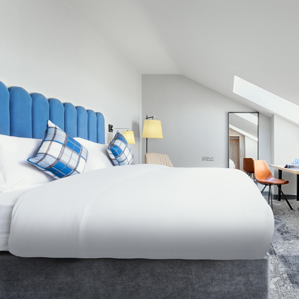 HarbourGalway's tweet image. The ultimate relaxation with comfort! If you want to go that one step further, our Skylight Rooms are where it’s at. Cool, comfortable and calming, this is a whole new experience  staying in a hotel.
#HarbourHotel #ThisIsGalway #Galway #GalwayCity