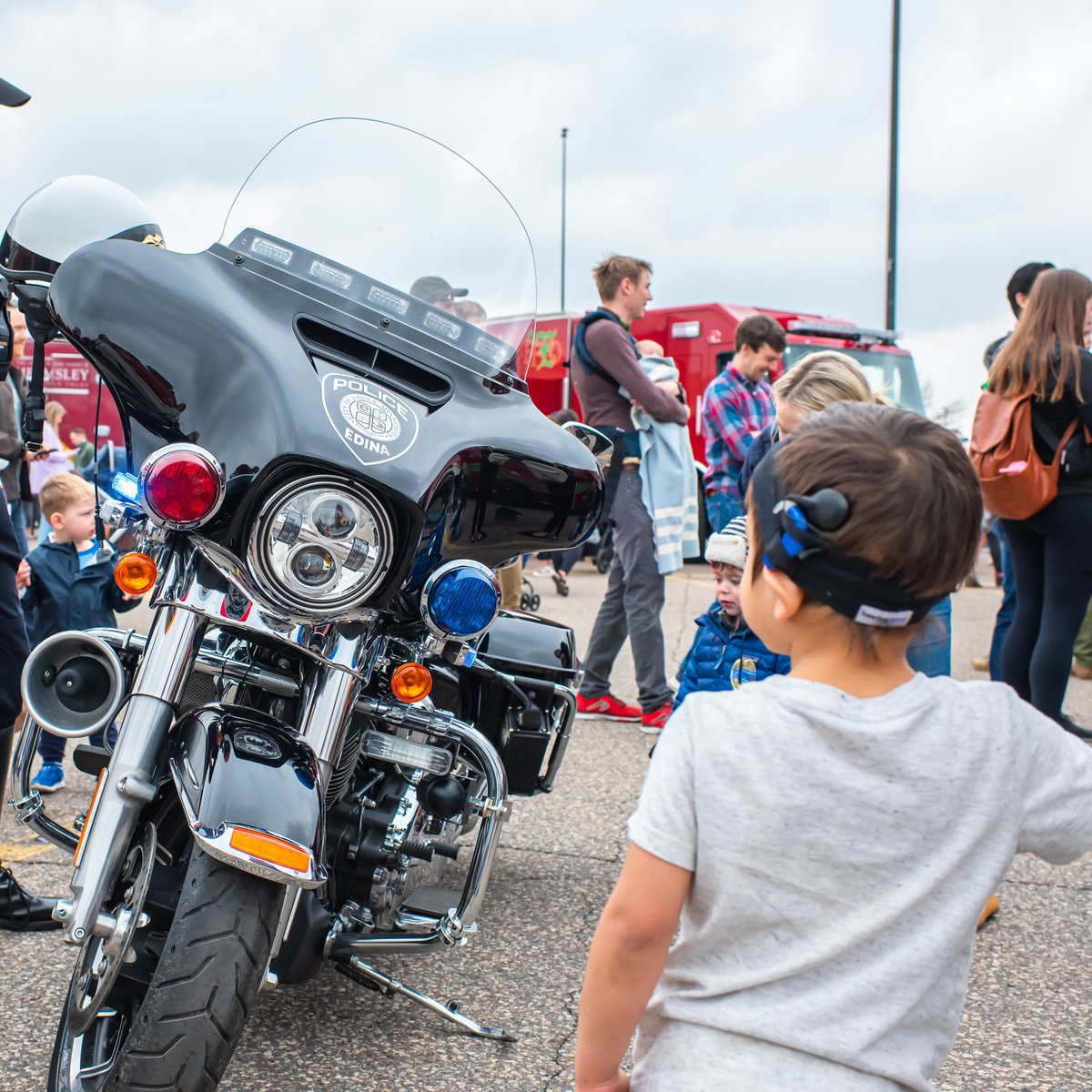 EdinaPoliceFire's tweet image. Join us for the Edina Police Department Open House 4:30-7:30 p.m. Wednesday, Sept. 20 at Edina City Hall! Parking will be available at Edina Executive Plaza, 5200 Willson Road. A shuttle will be available. This is a free, all ages event. We hope to see you there!