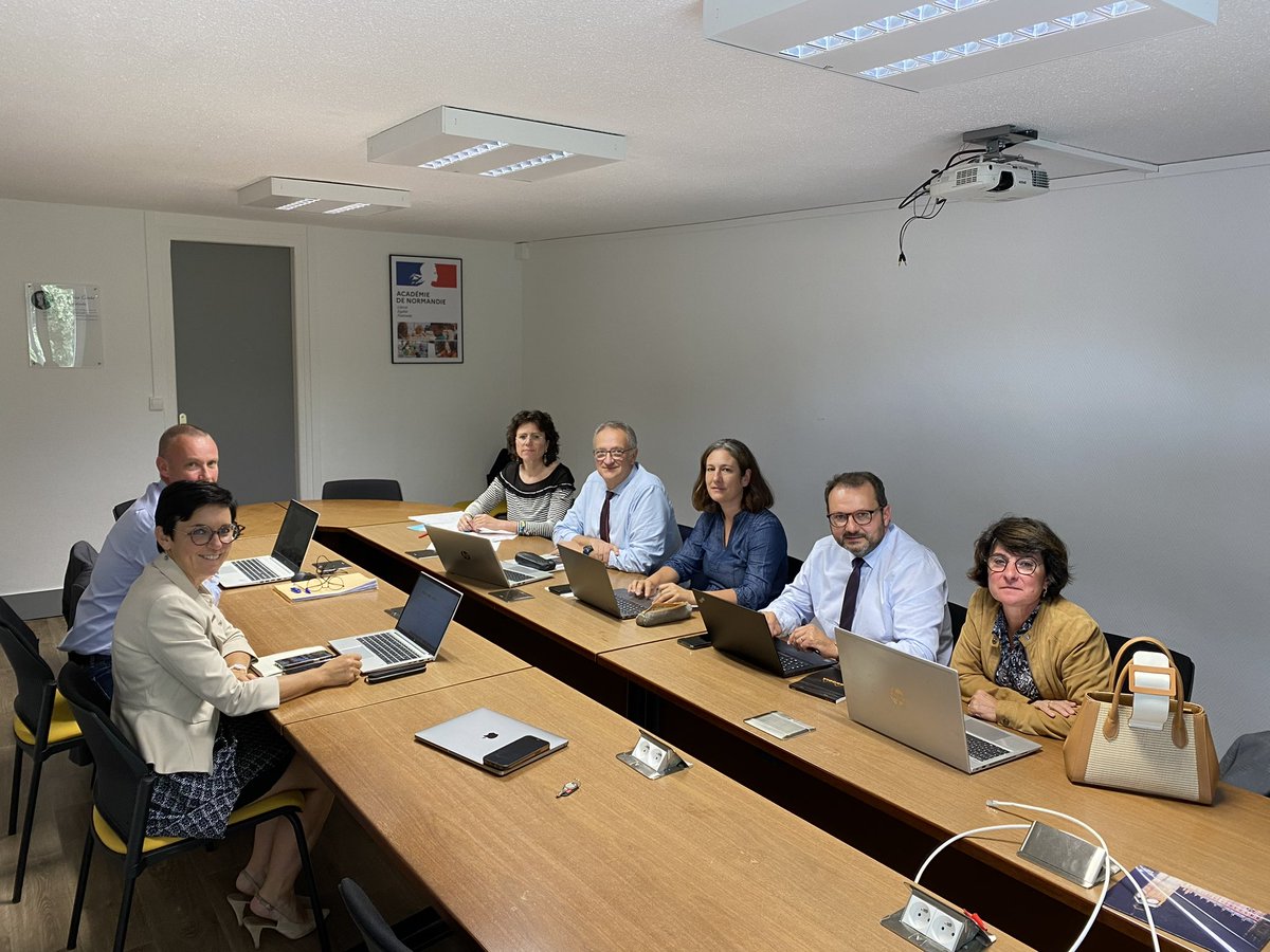 CNR EDUCATION 
1ère réunion de la commission académique #NEFLE . 
Encore 8 projets innovants validés aujourd’hui !
