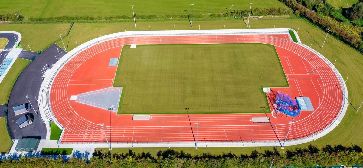 The Limerick Regional Athletics Hub opened today bringing international standard track and field sport facilities to Limerick 🏃🏃‍♀️🏃‍♂️ This is the first Large Scale Sport Infrastructure Fund project to be fully complete ☑️ For more info on LSSIF visit: gov.ie/en/service/411…