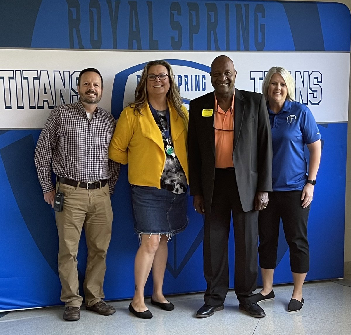 Mayor Jenkins paid a respectful visit to Royal Spring Middle School, engaging with teachers and students, reaffirming his support for education. He graciously accepted an invitation to return and collaborate with the Student Council Leadership. #TitanPride