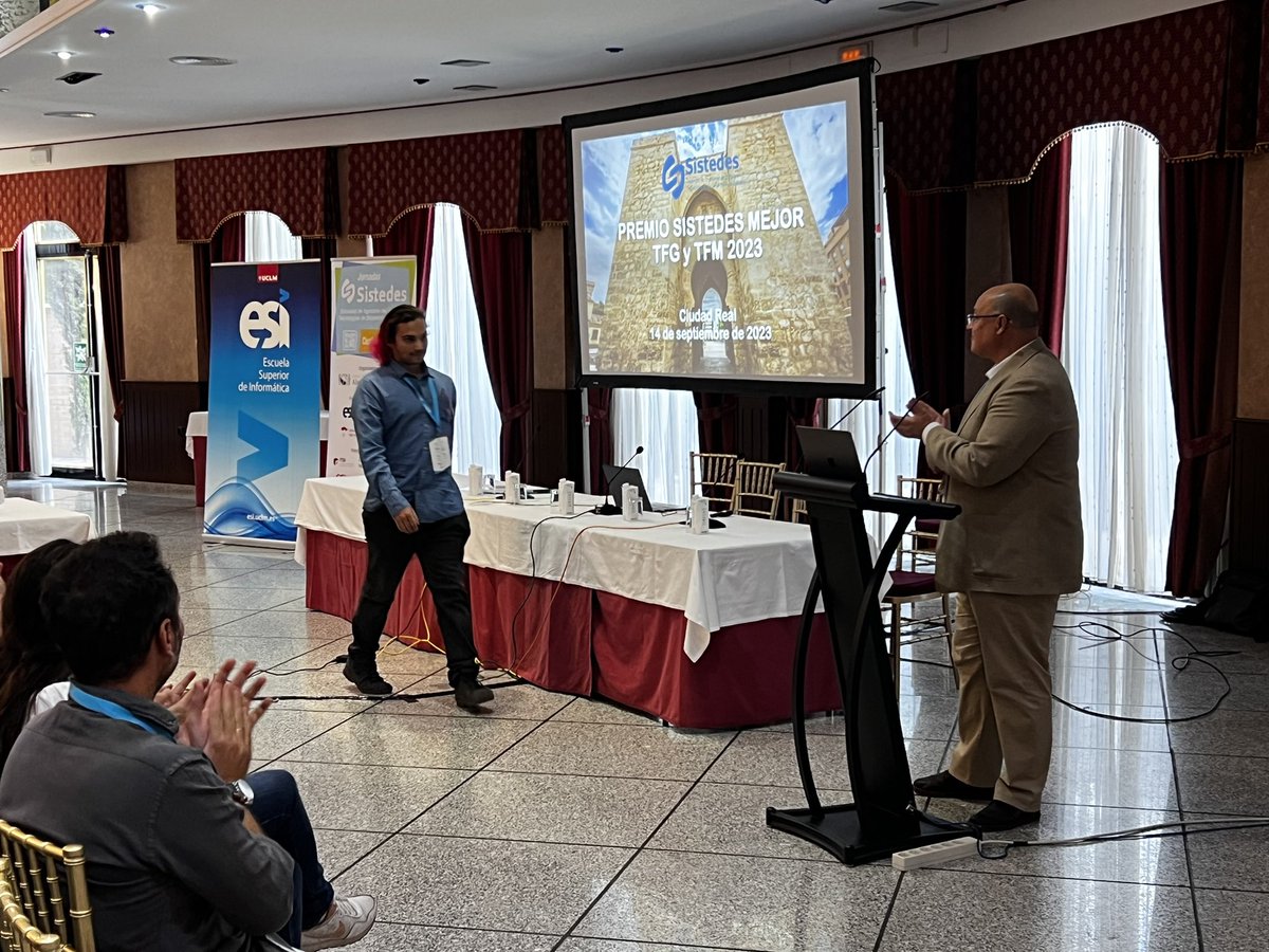 JornadaSistedes's tweet image. Enhorabuena para D. Matthew Bwye Lera y D.ª Isabel Arrans Vega premiados con el mejor TFG y a D.ª Paula López González premiada con el mejor TFM en #SISTEDES2023