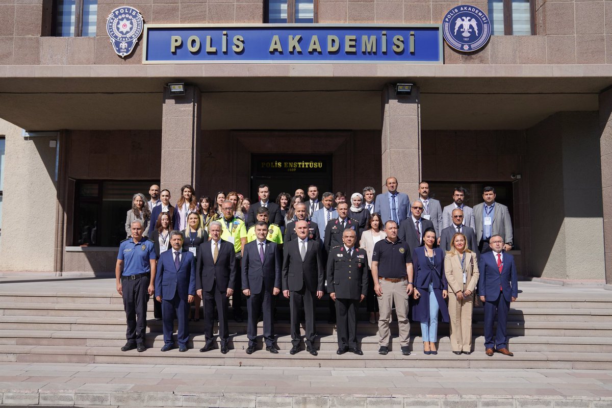 paedutr's tweet photo. 14 Eylül 2023 Perşembe günü Polis Akademisi Trafik Enstitüsü tarafından “İncinebilir Yol Kullanıcıları” ana temasıyla "III.Trafik Güvenliği Çalıştayı” düzenlenmiştir.

https://t.co/0Ie2oGcomY https://t.co/QWcXRCp7u7
