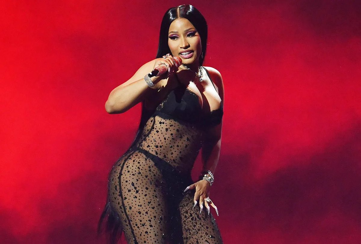 onikaminajwme's tweet photo. SHOW ME ANYONE WHO CAN RILE UP A CROWD LIKE THE QUEEN @NICKIMINAJ CANT WAIT FOR YOUR TOUR MOMMYYYY💕💕💕💕 #NickiMinaj  #NICKIMAS #nicki #LastTimeISawYou  #BigDifference #PinkFriday2 https://t.co/KKk4UVp2uk