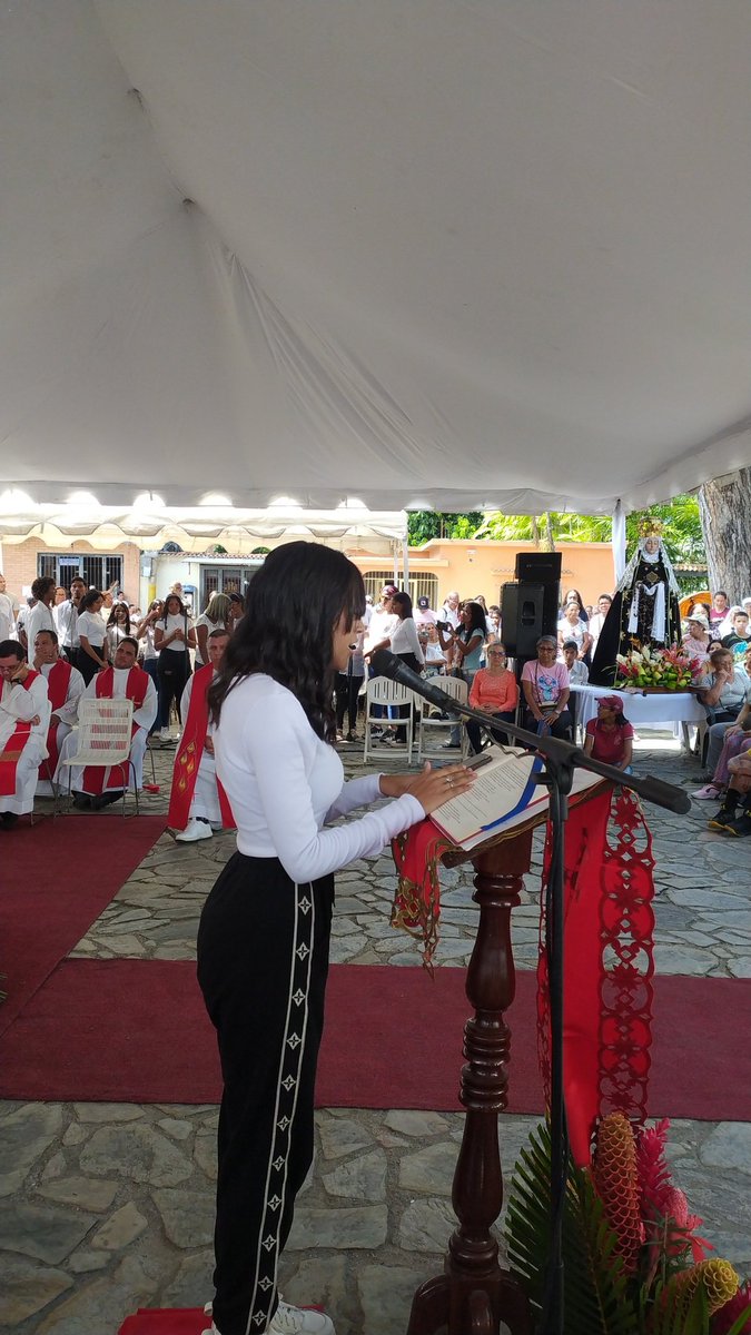 DiocesisPC's tweet photo. #CristoDeLaSalud
#352Año
#MisaSolemneBorburata
Inicio del Rito de la Eucaristía,
Liturgia de la Palabra https://t.co/3YHk5RedZ0