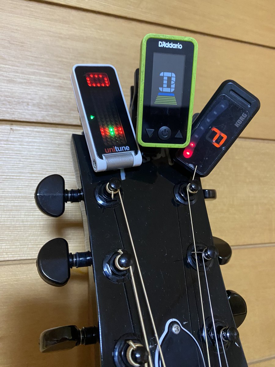 ogurockofficial's tweet photo. すぐ無くすから、すぐ壊すから、という理由でチューナーは安いのを沢山買って使回してたんだけど、今年は日中のざわついた現場が多く視認性やレスポンスの良さが求められたので、噂伝いにええやつゲットしたんだけど、何で今まで使わへんかったんやろうってくらいお利口さんで反応が良い。#unitune https://t.co/79HlnO3aaz