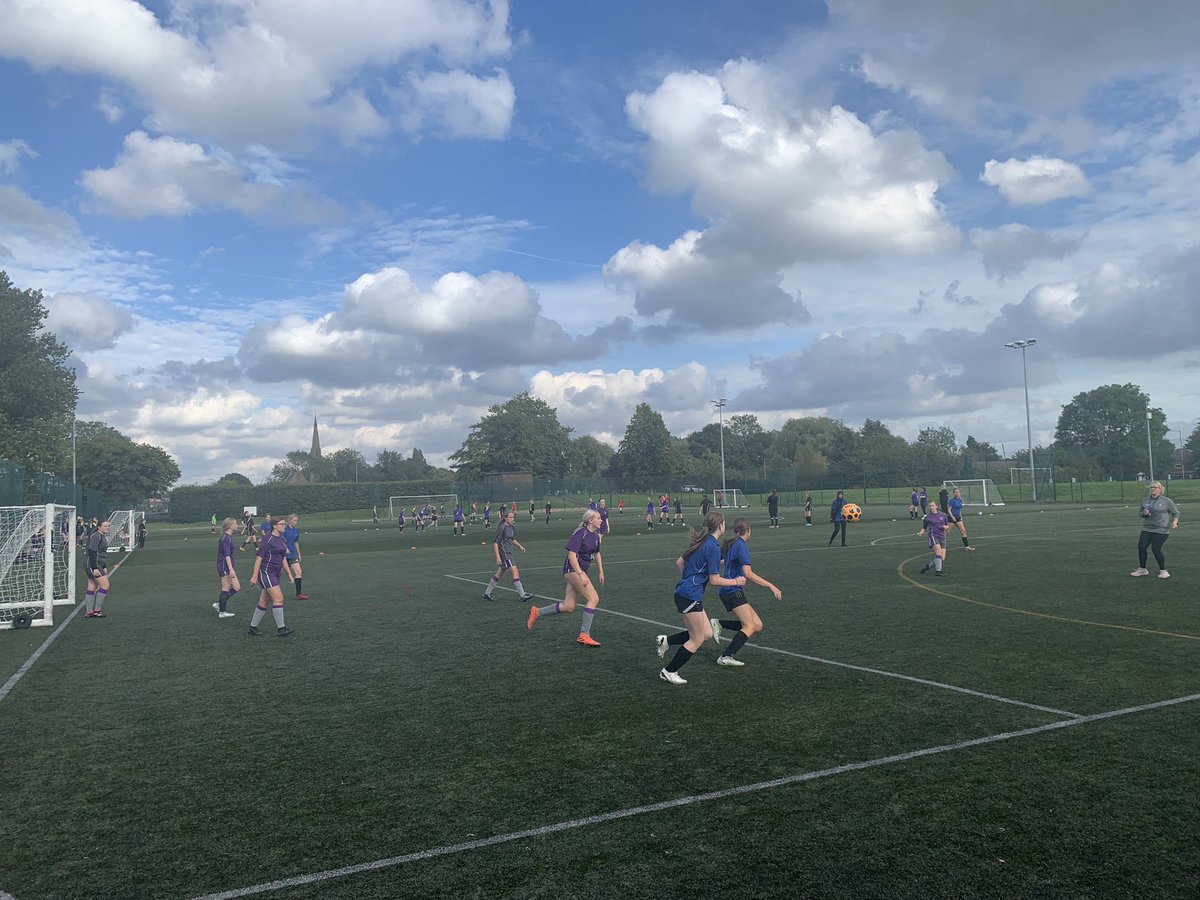 Girls footy Thursdays are back! Droylsden are hosting the first KS4 matches with the ‘turn up and play’ fixtures. Teams from @dcc_pe @MossleyHollins @HydePEDept @DroyAcademy @StDamiansRCSC @LaurusRyecroft @ALLSAINTSCCPE @Fairfield_HSFG #gfsp #girlsfooty