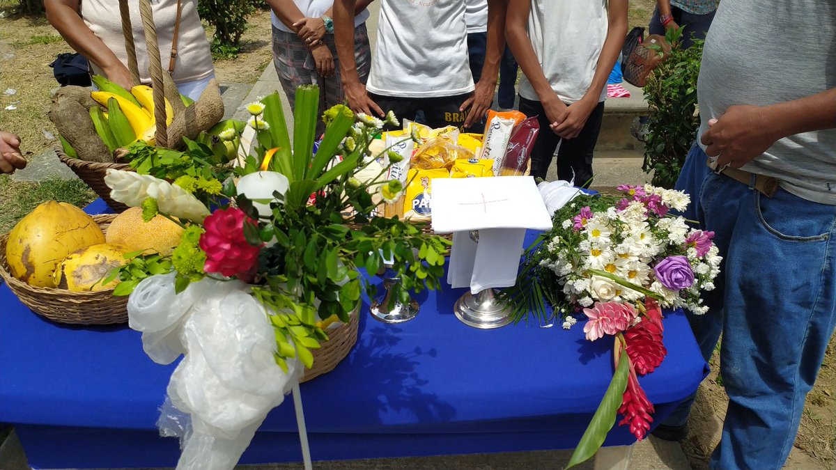 DiocesisPC's tweet photo. #CristoDelaSalud
#352Años
#MisaSolemneBorburata
Rito de la Comunión, oración al Señor, peticiones,ofrendas https://t.co/QkaEsM19UB