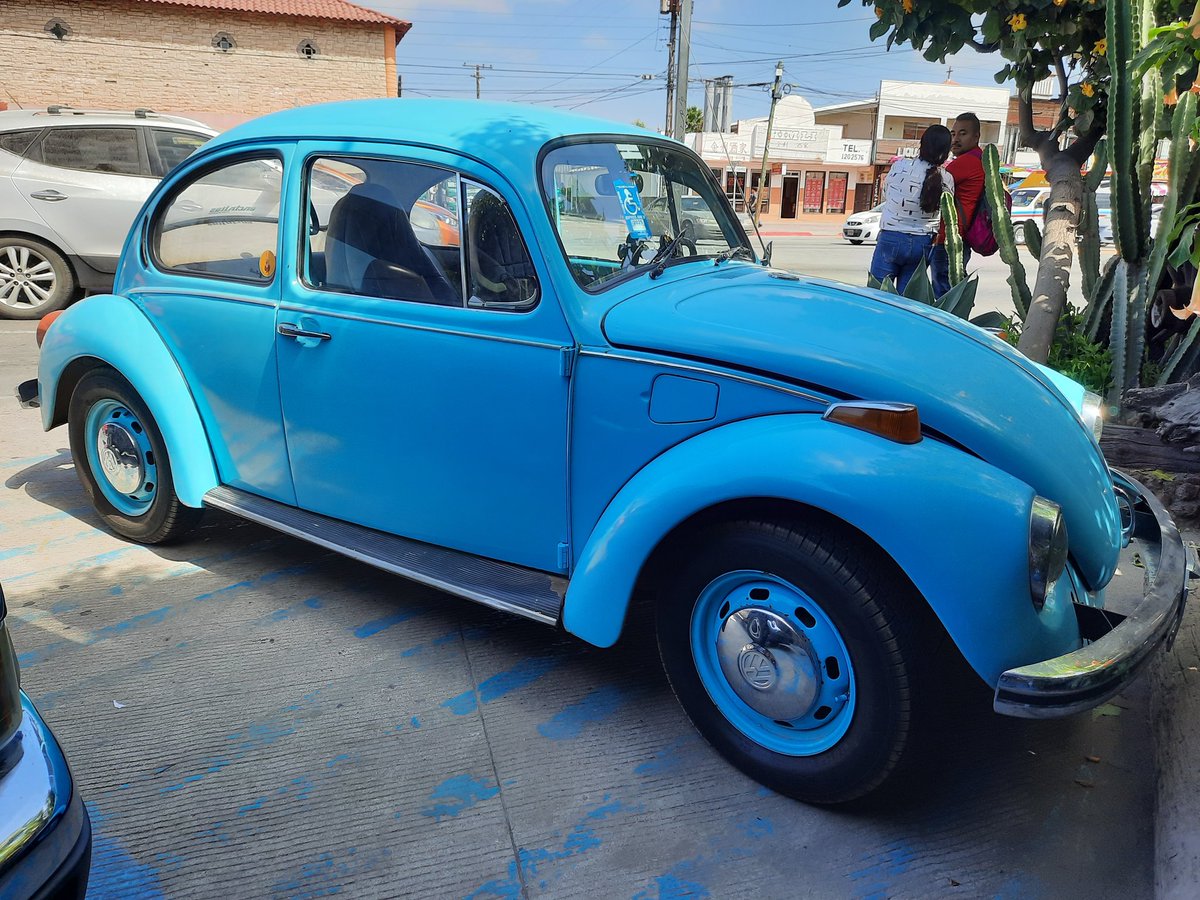 Good morning from this beautiful blue baby 🌞🚙