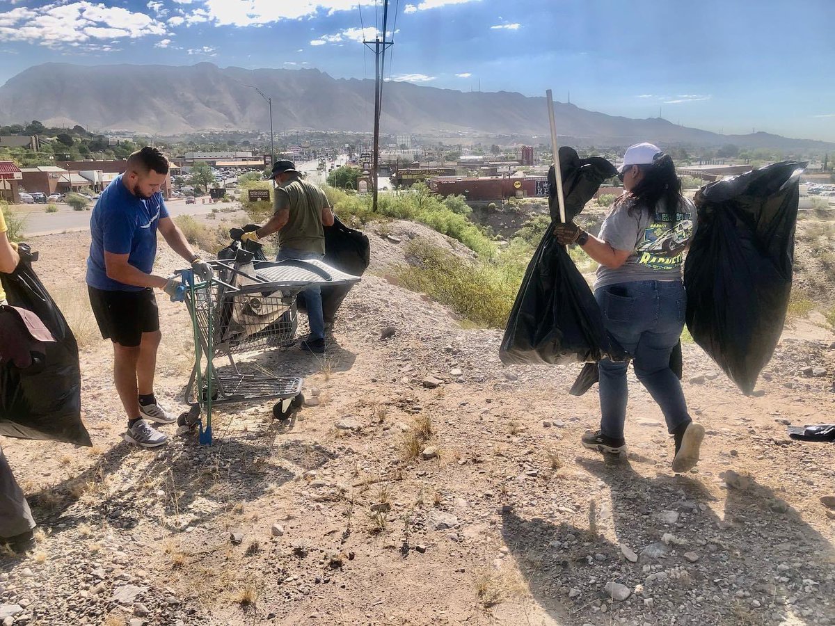 Our volunteer season is in full swing! We kicked things off by teaming up with dedicated @amazon employees to tidy up Resler Canyon. A big thank you to all involved! 🙌🏼🌿