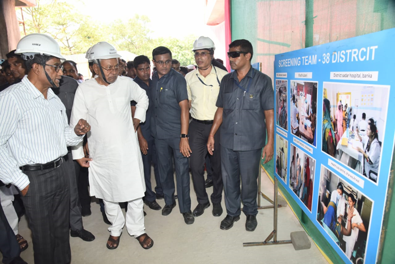 NitishKumar's tweet photo. मुजफ्फरपुर के श्रीकृष्ण चिकित्सा महाविद्यालय एवं अस्पताल (एस0के0एम0सी0एच0) परिसर स्थित होमी भाभा कैंसर अस्पताल एवं अनुसंधान केंद्र में बुद्धा ऑपरेशन थिएटर कॉम्प्लेक्स का उद्घाटन तथा नर्सिंग छात्रावास का शिलान्यास किया। उद्घाटन के पश्चात अस्पताल का निरीक्षण किया और मरीजों को दी जाने वाली सुविधाओं की जानकारी ली। लोगों को कैंसर की चिकित्सा के लिए अब सभी सुविधाएं यहीं उपलब्ध होंगी। यहाँ मरीजों की ज्यादा संख्या को देखते हुए इसको और विस्तारित करने के लिए जमीन तथा अन्य आवश्यक संसाधन उपलब्ध कराने का निदेश स्वास्थ्य विभाग को दिया है।