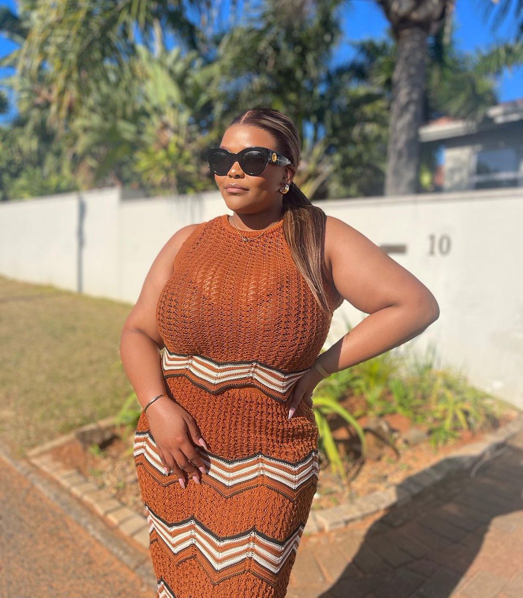 superbalist's tweet photo. Lightweight knits are trending for spring. Make it a matching set and youu've got a winning outfit.
Shop top --> https://t.co/EEbuOR9UcK
Shop skirt --> https://t.co/aG7dHZ5FBo
📸 Nikilitha
#superbme https://t.co/wwuc7BNXld