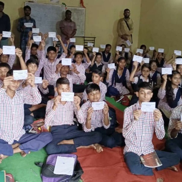 RohitCh33275218's tweet photo. ABVP धौलपुर जिले की बसई नवाब, सरमथुरा, सैपऊ, बाड़ी, बसेड़ी, धौलपुर इकाईयो के कार्यकर्ताओं द्वारा स्थानीय विद्यालय में चलाया जा रहे सदस्यता अभियान के तहत आज सैकड़ों विद्यार्थियों ने विद्यार्थी परिषद् की सदस्यता ग्रहण की।

#JoinABVP #BasaiNabav #Sarmathura  #Saipau
#badi #Basedi https://t.co/XI5T3s5C7j