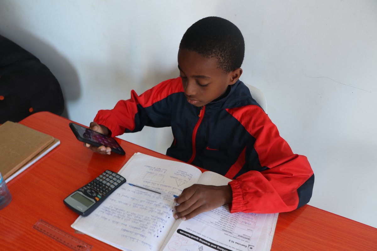 CRPE_edu's tweet photo. 🌎 If you're following our release of #StateOfTheStudent, also check out our new blog series on global solutions to #education challenges. First up is a scalable #tutoring method requiring only a #student, a tutor, and a phone. https://t.co/IyM799nfTO @youthimpactorg https://t.co/0fL6xj5zRk