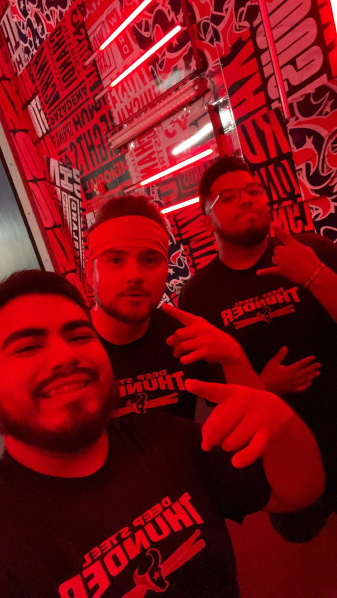 OhDamTito's tweet image. We’re ready for Sunday! Go Texans! 🤘🏽
#beatthecolts