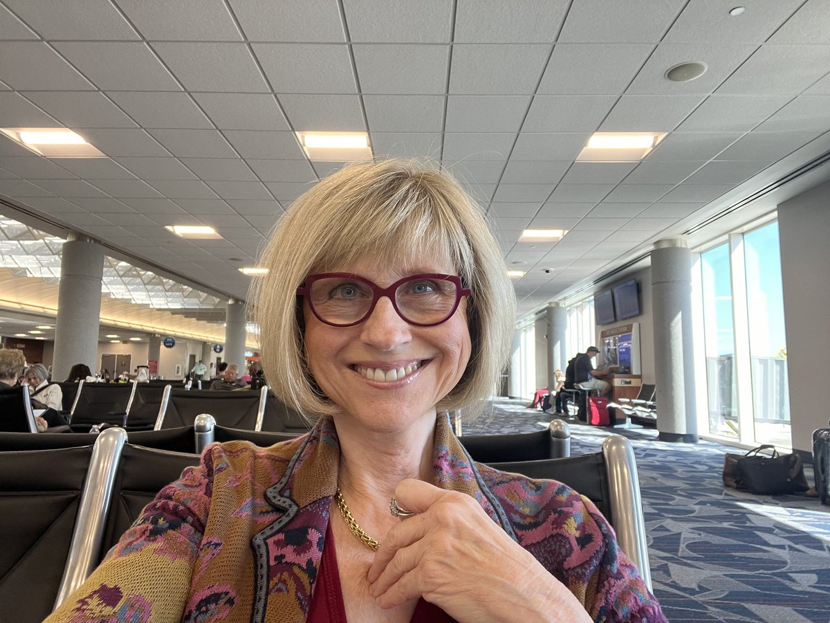 At the airport on my way to speak at two Vincennes University campus events on mental health and suicide prevention 

#mentalhealthspeaker #mentalhealth #suicideprevention #suicidepreventionmonth