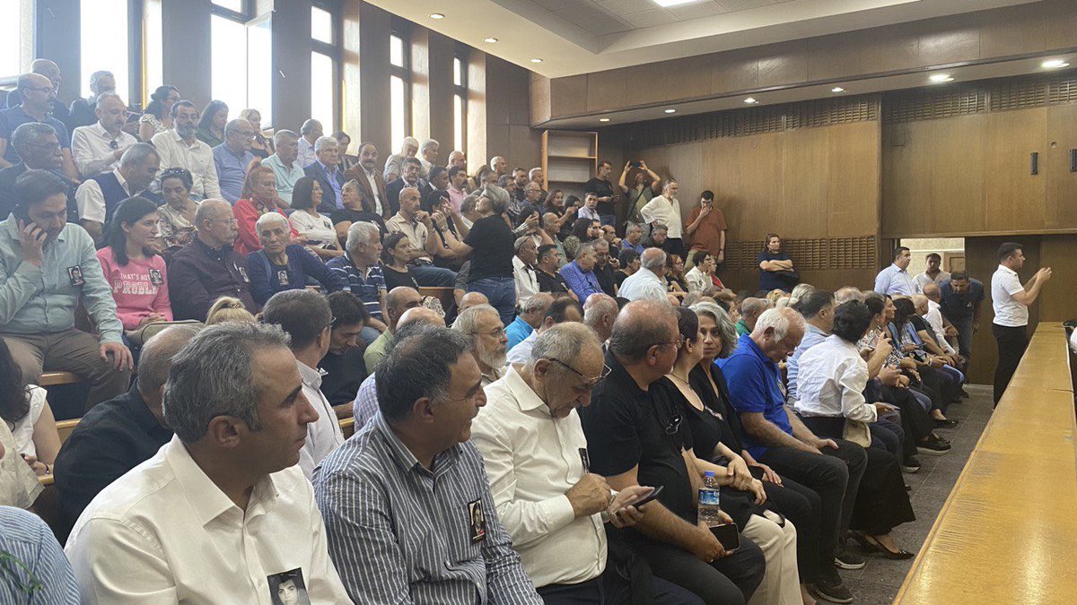 cigdemkilicgun's tweet photo. 30 yıldır boş kalan sanık sandalyesini, Akp hukuku bugün zaman aşımı ile doldurdu…
Bu kararla devlet, Alevilerin yeni Sivaslar yaşamasının önünü açtı, katilleri ve katliamı akladı. 
#UnutmadıkUnutmayacağız
#SivasKatliamı https://t.co/lwvU5jouNa