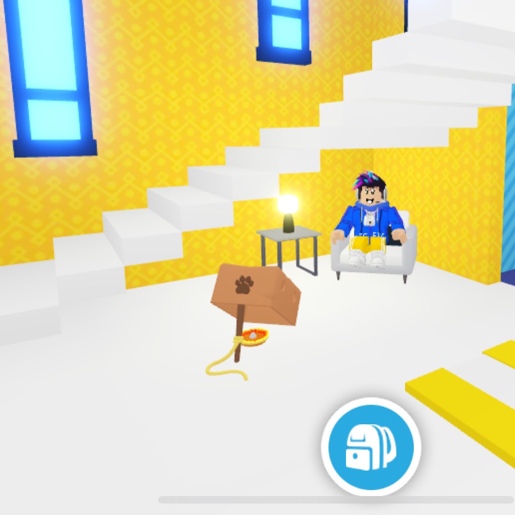 I don’t think they will see me 👀 

#Roblox | #RobloxAdoptMe