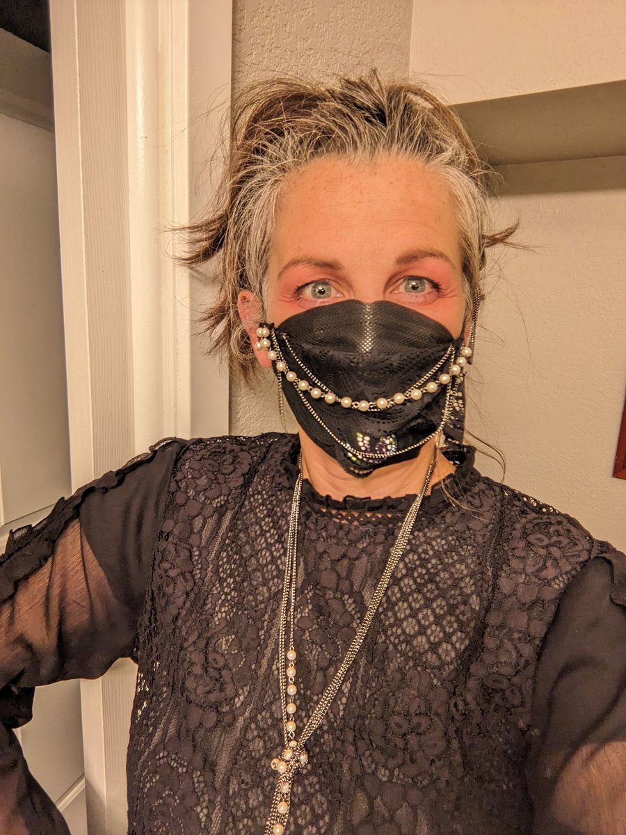 MonicaVanB's tweet photo. @lizziechad @mitzpa Same! Added lace and beads for a Beetlejuice gathering. (Not pictured: wig tape and ear-saver for fit) https://t.co/y9bE4P9sOK
