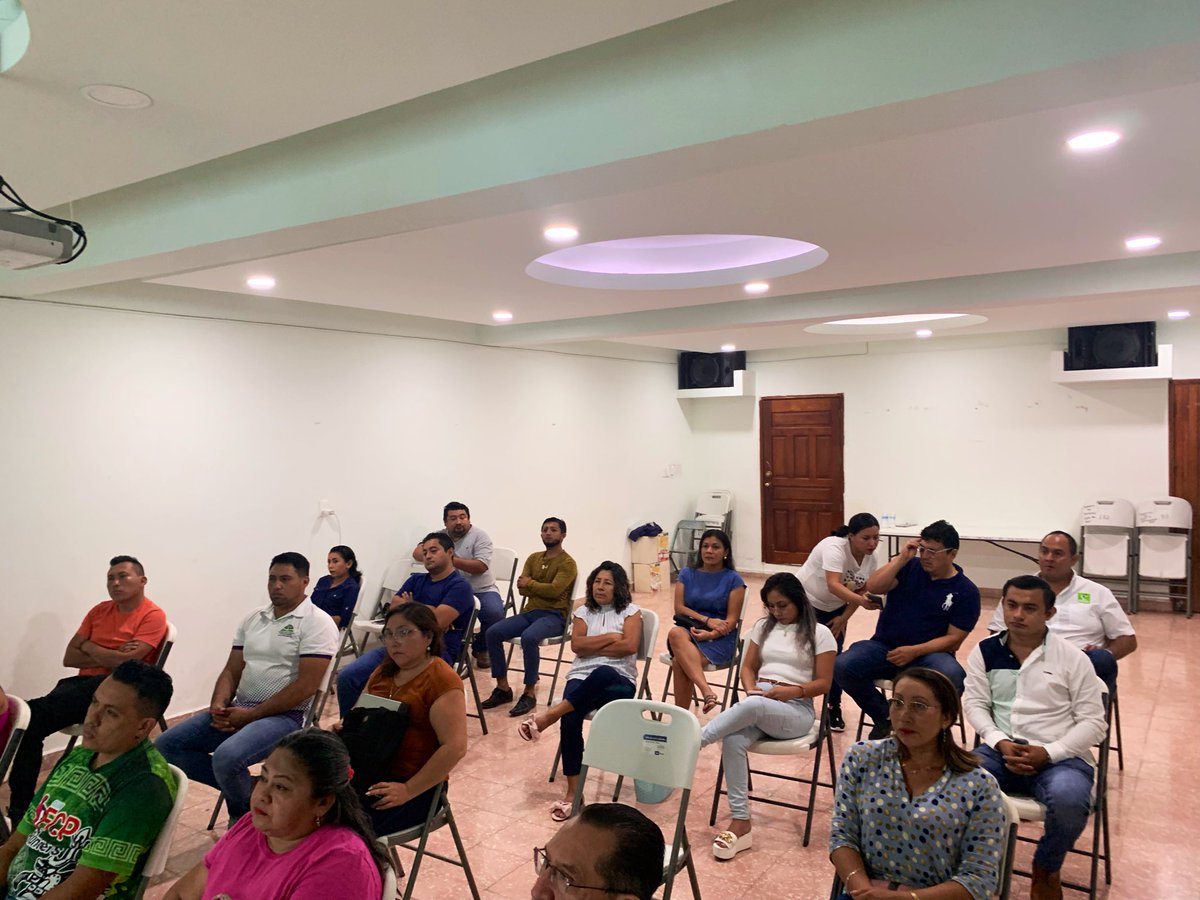 Seguimos avanzando en la consolidación de nuestro partido, visitamos a nuestros amigos de FCP y agradecemos su compromiso en el proyecto para seguir fortaleciendo el trabajo en el Sur  de nuestro Estado.  <a href="/RenanSanchez_/">Renán Sánchez Tajonar</a>  <a href="/juancarrillo58/">Juan Carrillo</a> 
#zonasurverde #SomosVerdes