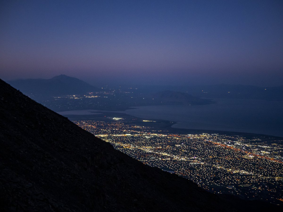 OliverWDahl's tweet photo. I have a little thing for blue hour https://t.co/aEFibqv9tX
