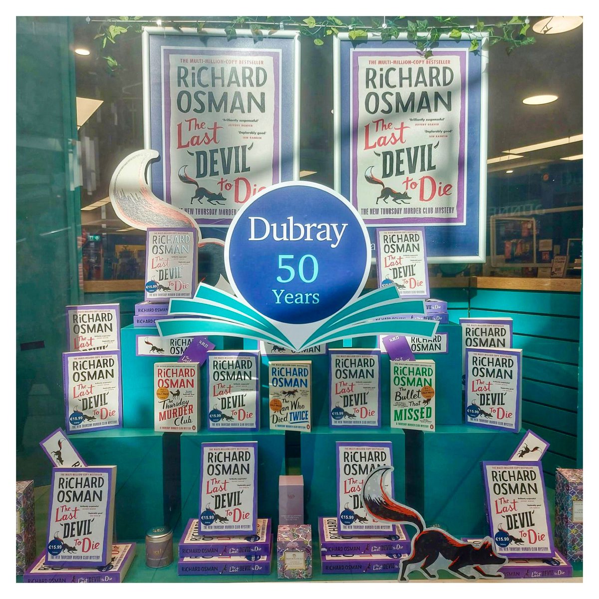 DubrayBooks's tweet photo. We are loving the sun falling on our #RichardOsman windows! A big thank you to our #Dubray booksellers for these #windowdisplays. Pop in for your copy!
https://t.co/dHKfLlVqd8 https://t.co/VPVgD58OxQ