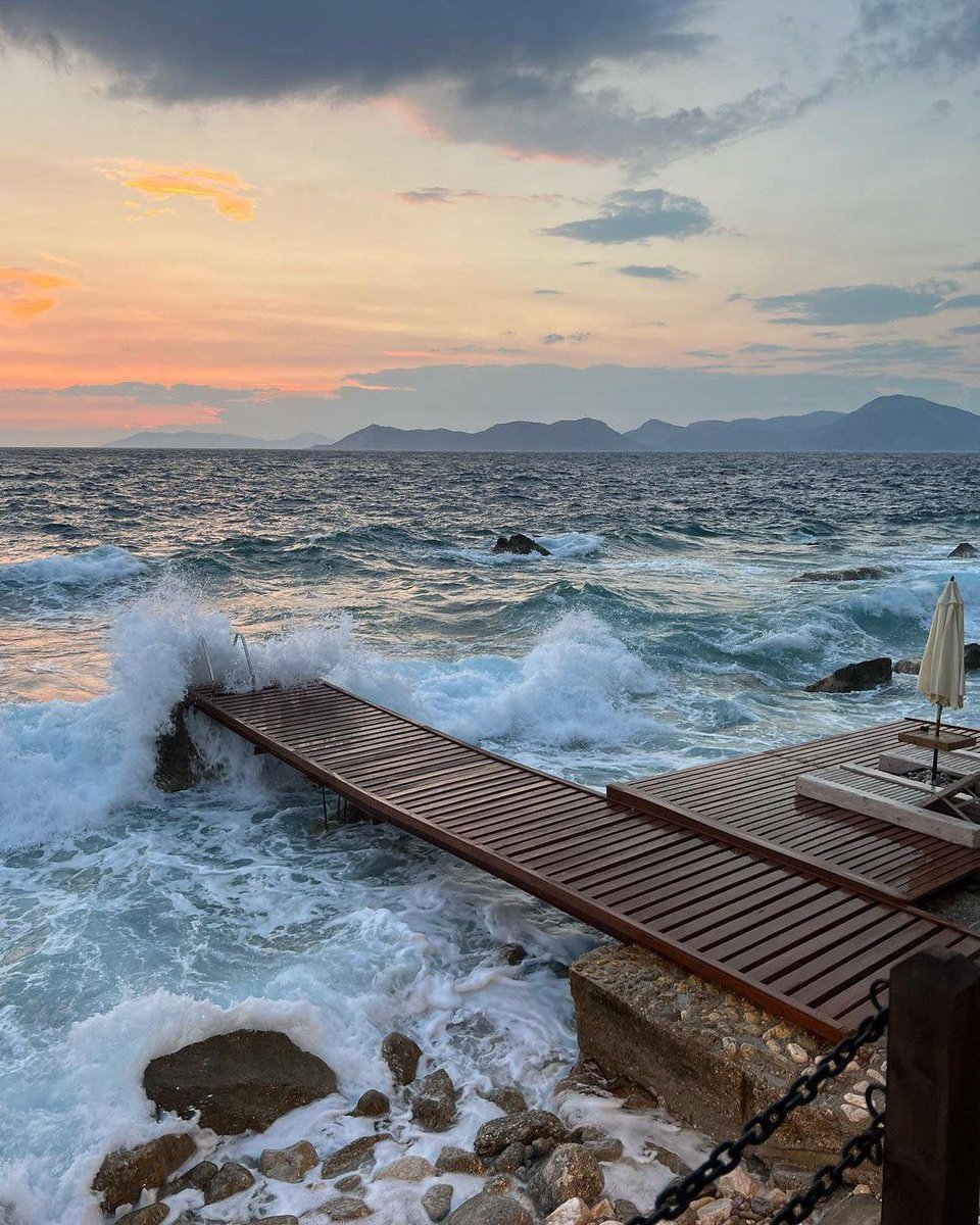 the sound of waves
