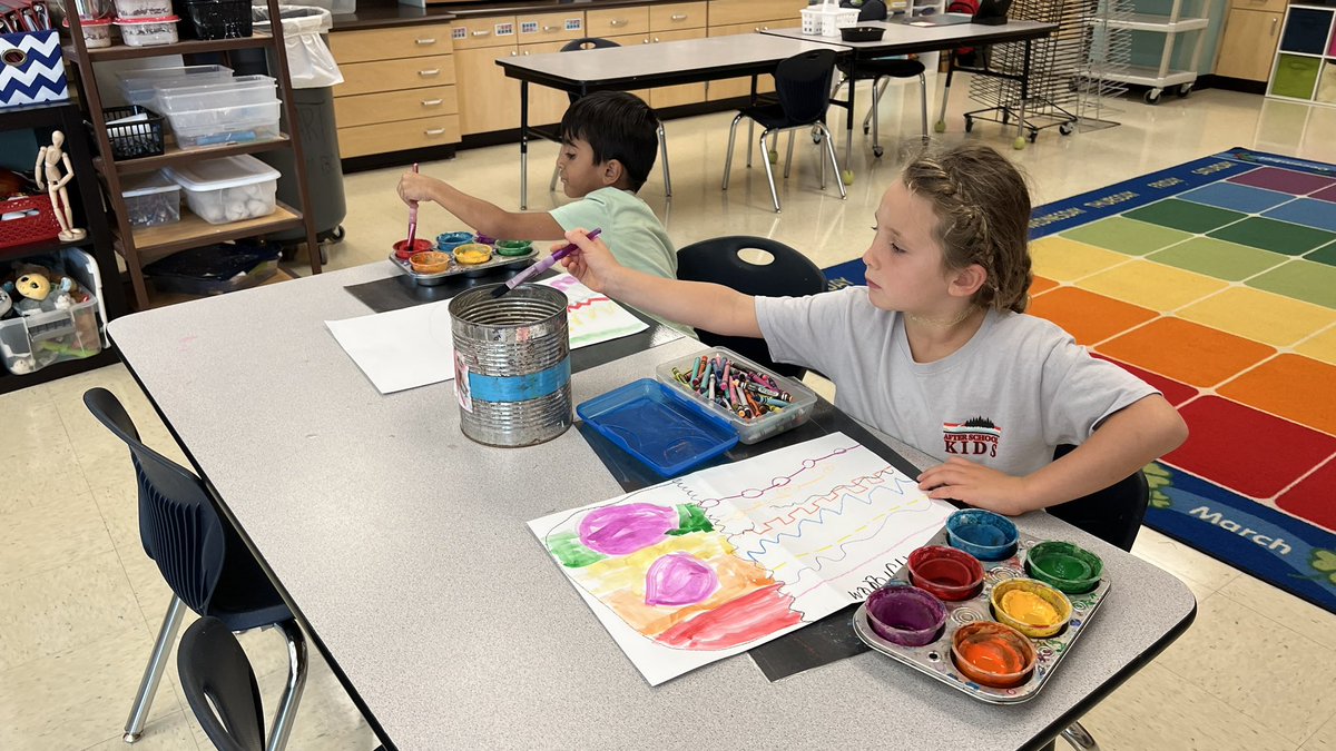 MrsSims7's tweet image. Kindergarten Artists are busy creating Line Jellyfish! @RiverRidgeElem