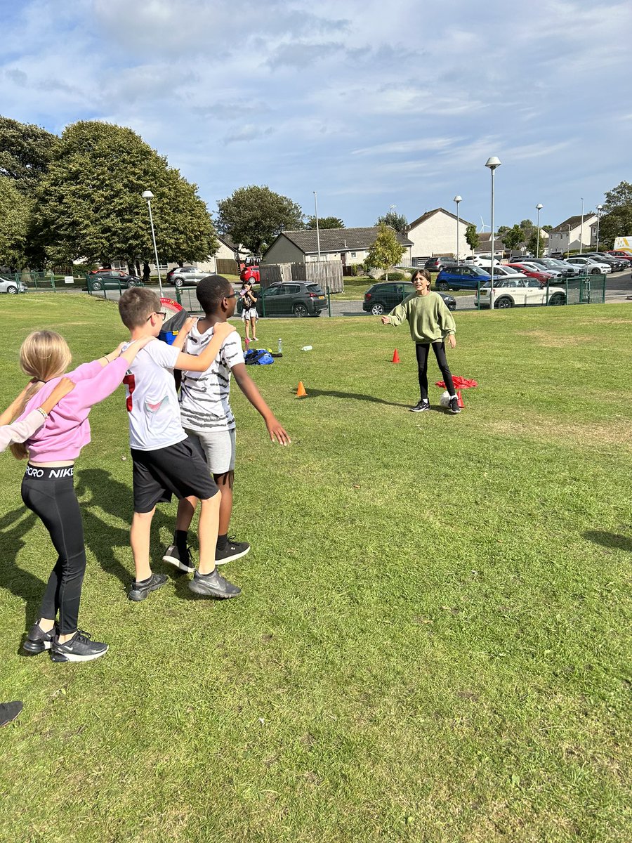 MrCarney7's tweet photo. P6C @Greenbraeschool have been enjoying their football skills lessons. Today we focussed on spacial awareness and dribbling skills. They particularly enjoyed the snake game and the tails game @MrsMBeggPE https://t.co/PrB9v5kyyq