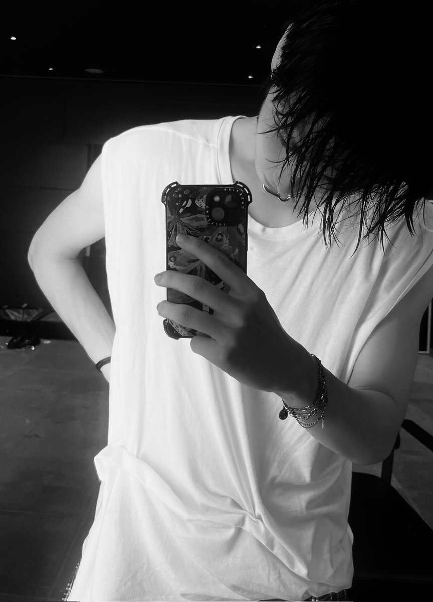 BOYNEXTDOORSLP's tweet photo. Según yo eso significa la frase de #TAESAN en #weverse
잘 자요- "Buenas noches 🫣"

@BOYNEXTDOOR_KOZ @BOYNEXTDOOR_twt @BOYNEXTDOOR_MX https://t.co/Kooe4IdqW0