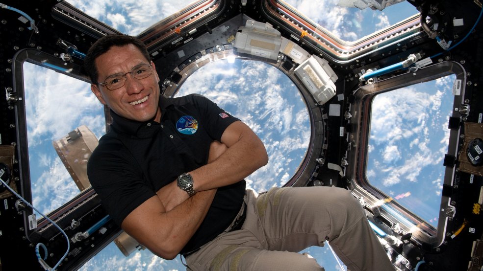 A lo largo de su misión récord a bordo de la @Space_Station, el astronauta de la NASA Frank Rubio ha contribuido a varios experimentos científicos. Aprende más sobre cómo su misión nos ayudará a planificar viajes al espacio profundo: go.nasa.gov/48fFfaT