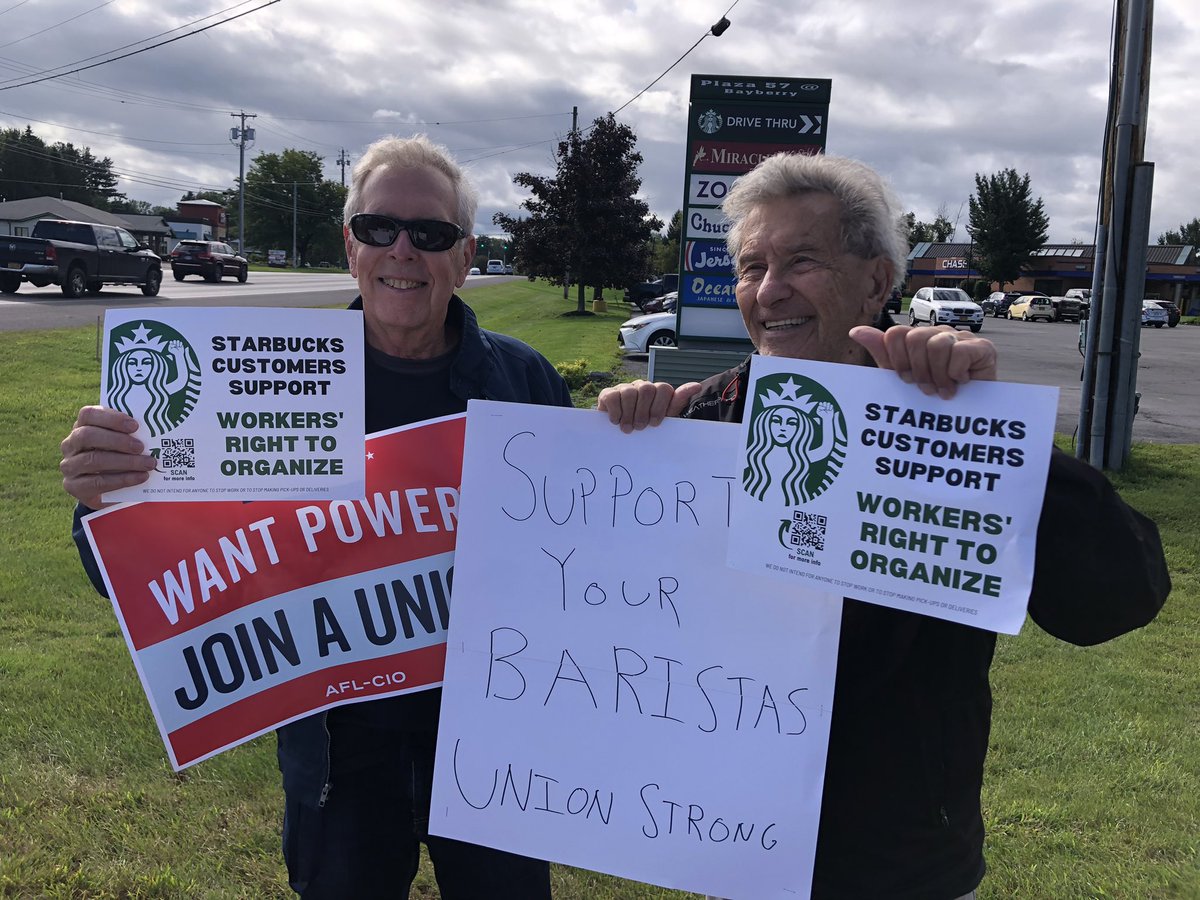 clearypm's tweet photo. Great morning with @nysut legends and @gslcaflcio president @mspad1 reminding fellow coffee lovers in Liverool that your @Starbucks barista deserves the right to join a union to ensure fair pay and decent working conditions. #UnionStrong #UnionforLife @NYSAFLCIO @uupinfo https://t.co/FBrRLKHuAo