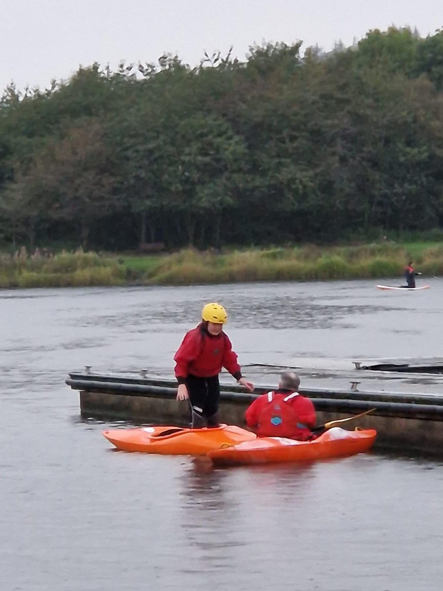 Great night last night despite the rain out paddling on Lochore with some of our Scouts, Huge thanks to Terry and Mike for helping also. Great to see our young members gaining confidence and working together, encouraging each other, truly skills for life.