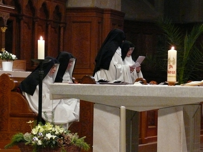 KlosterStMarien's tweet photo. "Bei Gott allein kommt meine Seele zur Ruhe, von ihm kommt mir Hilfe." (Ps 62:2)
auf Ihrer Suche nach dem eigenen Lebensweg bei uns im #Kloster St. #Marienthal ankommen und sich zum Bleiben entscheiden
 
#Berufen sein zum Leben in unserem Kloster:
>>> https://t.co/WqoBlhocWU https://t.co/s6o1rz8OAn